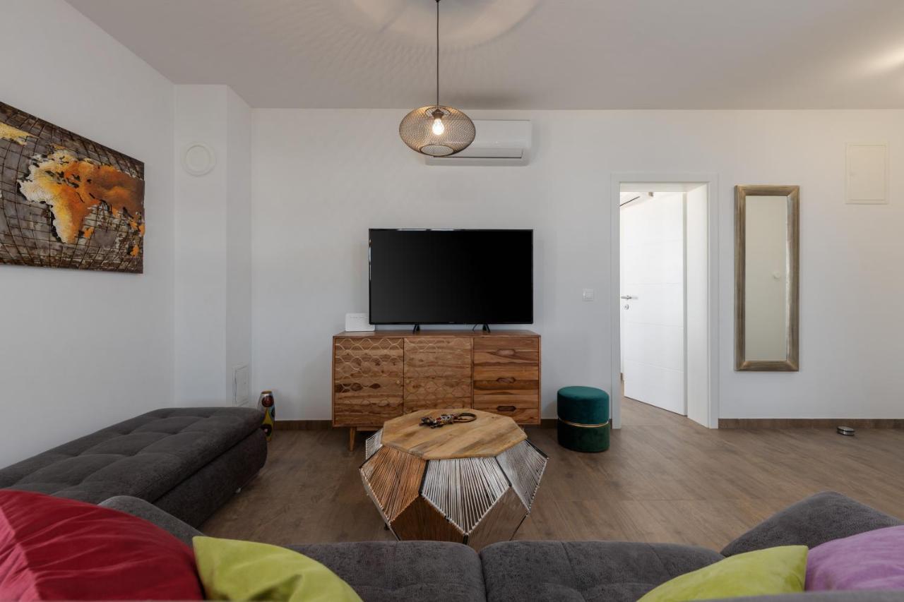 Neo Villa