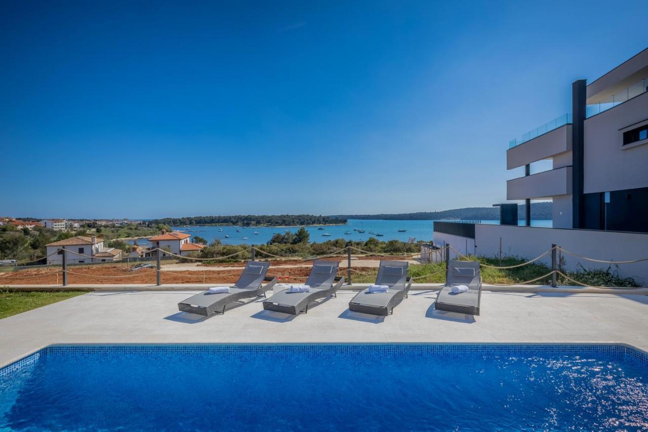 Villa Neo *